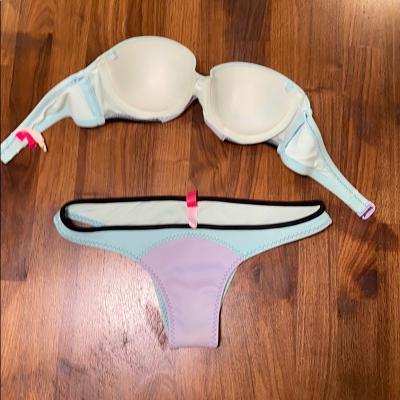 Victoria’s Secret bikini - Picture 5 of 7